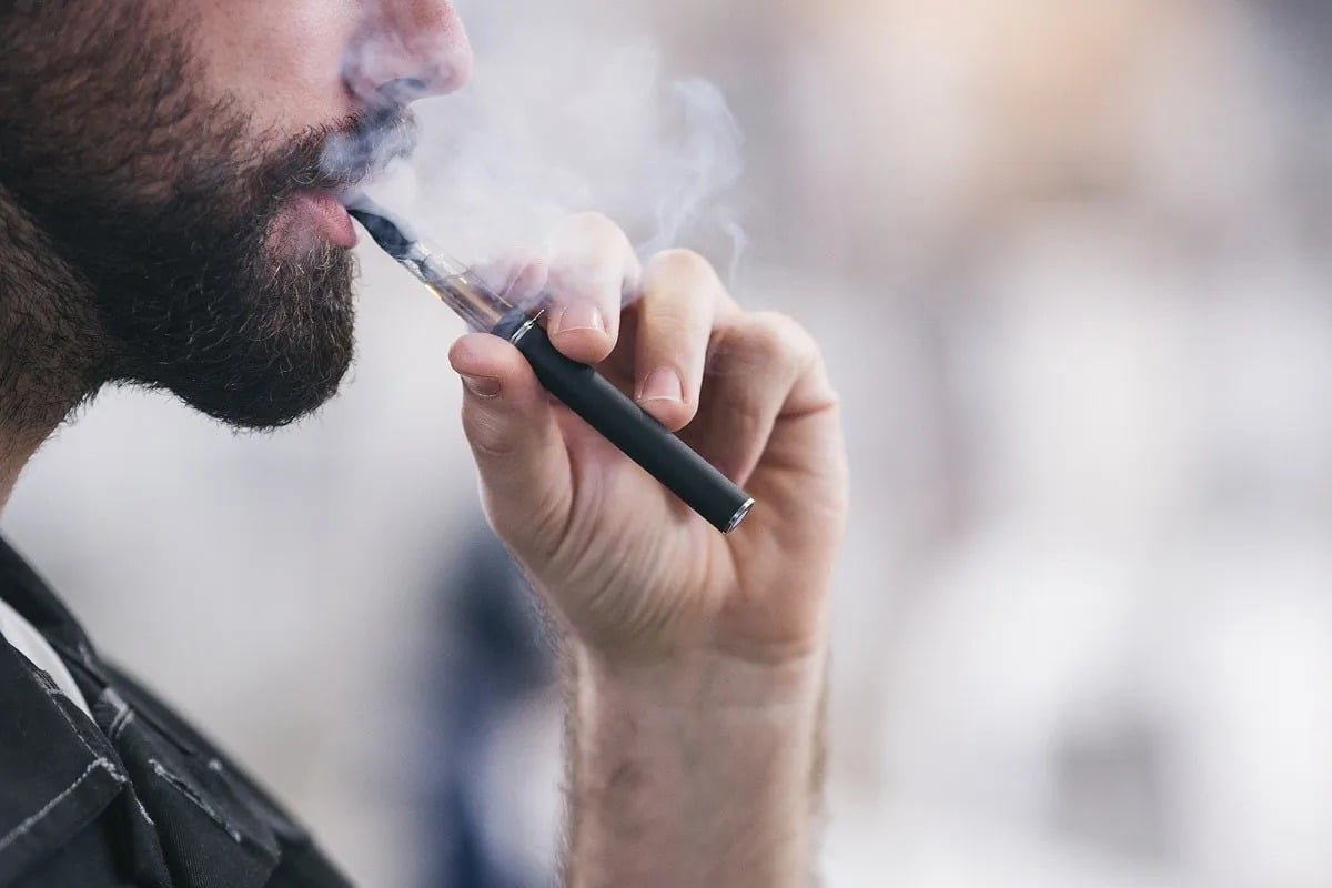 عکس دود سیگار ایکاس
